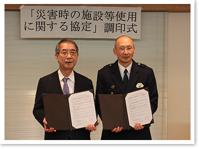 左：小松和彦　所長　右：中尾道忠　京都府西京警察署長