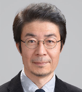 研究者の顔画像