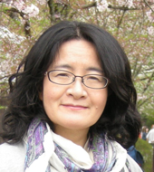 研究者の顔画像