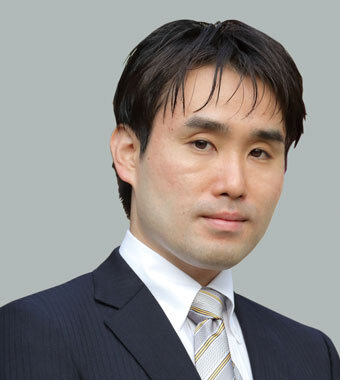 研究者の顔画像
