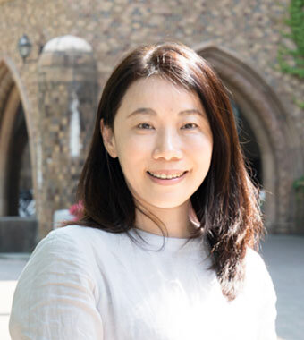 研究者の顔画像