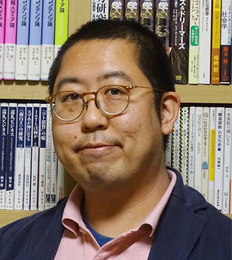 研究者の顔画像
